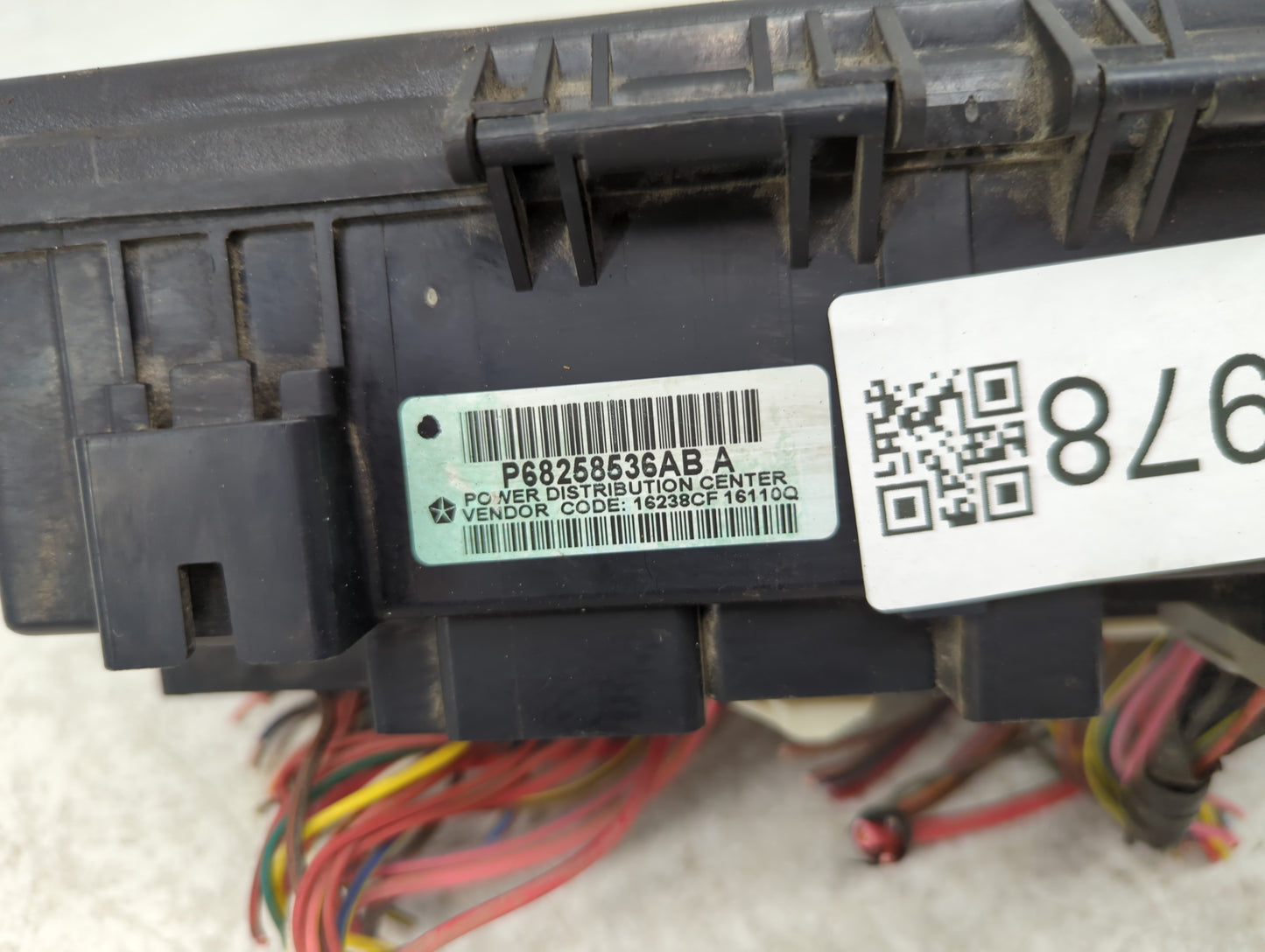 2017 Hyundai Santa Fe Fusebox Fuse Box Panel Relay Module P/N:P68258536AB Fits OEM Used Auto Parts - Oemusedautoparts1.com