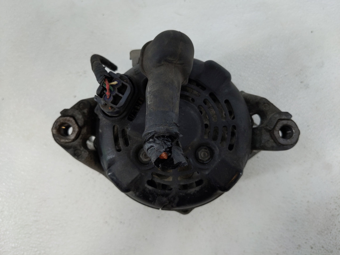 2019-2020 Hyundai Santa Fe Alternator Replacement Generator Charging Assembly Engine OEM P/N:37300-2G061 Fits OEM Used Auto 