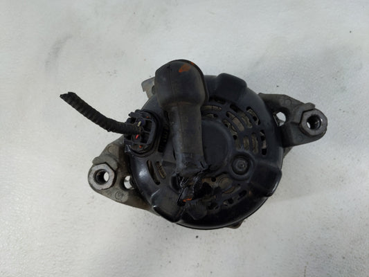 2019-2020 Hyundai Santa Fe Alternator Replacement Generator Charging Assembly Engine OEM P/N:37300-2G061 Fits OEM Used Auto Parts