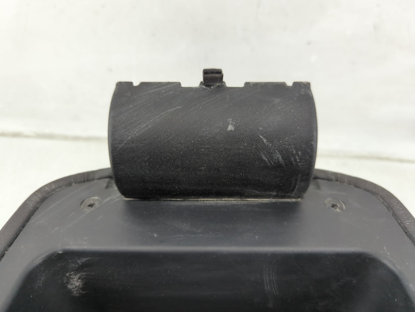 2017-2018 Hyundai Santa Fe Center Console Armrest Cover Lid Fits Fits 2017 2018 OEM Used Auto Parts - Oemusedautoparts1.com