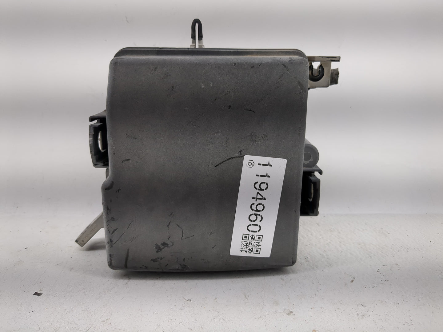 2017 Hyundai Santa Fe Fusebox Fuse Box Panel Relay Module Fits OEM Used Auto Parts - Oemusedautoparts1.com