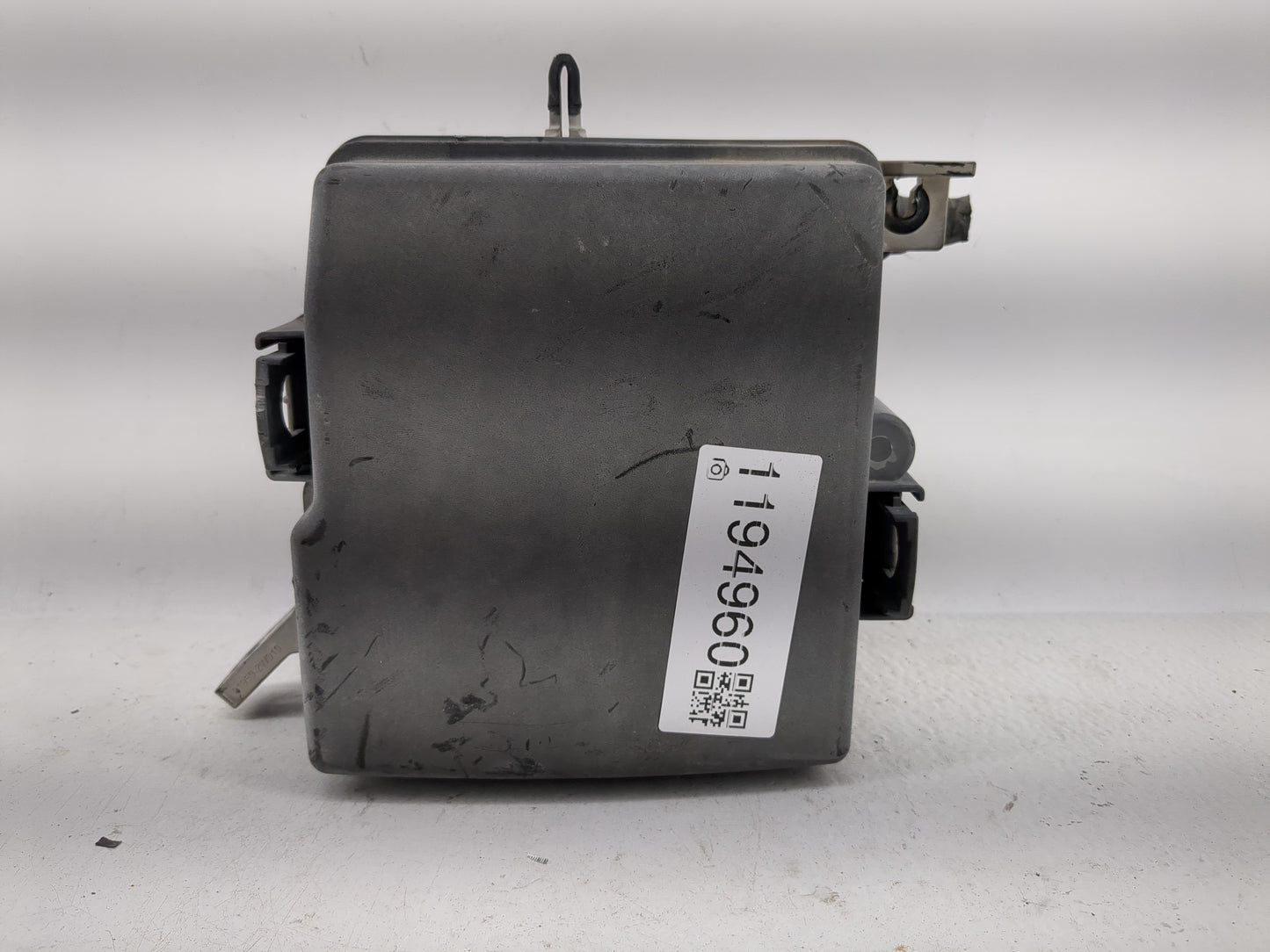 2017 Hyundai Santa Fe Fusebox Fuse Box Panel Relay Module Fits OEM Used Auto Parts - Oemusedautoparts1.com