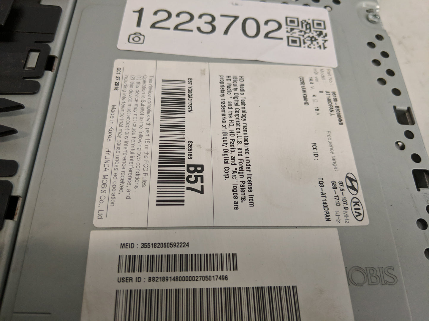 2017-2018 Hyundai Santa Fe Radio AM FM Cd Player Receiver Replacement P/N:96160-B8000NN5 Fits Fits 2017 2018 OEM Used Auto P