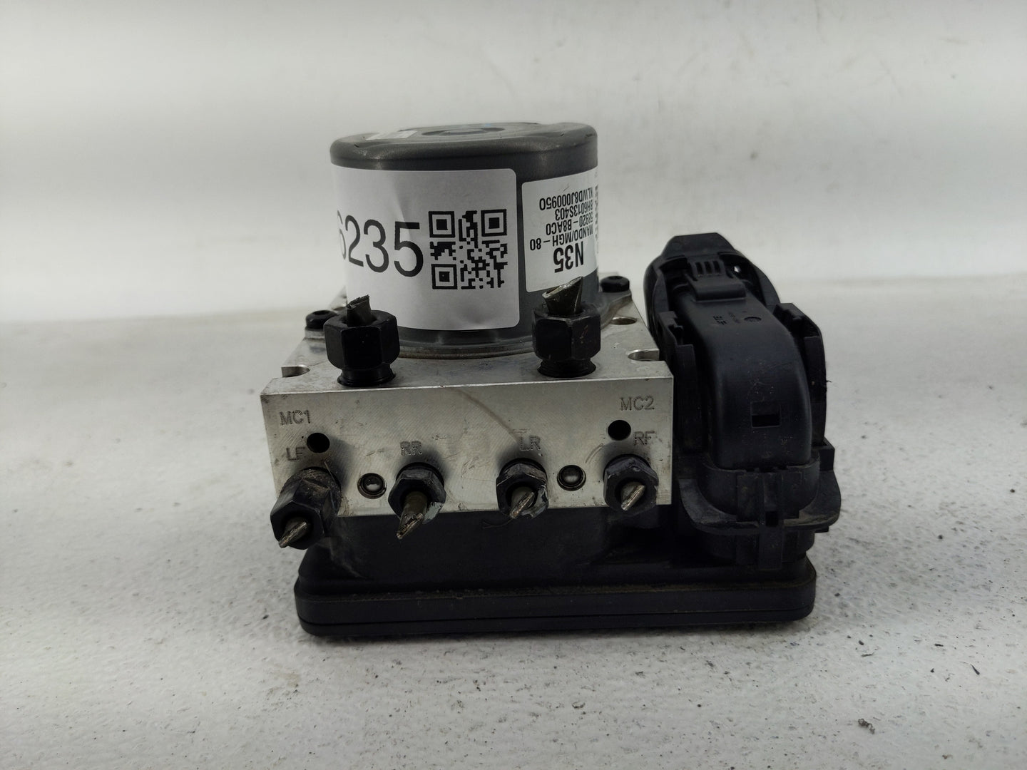 2017-2018 Hyundai Santa Fe ABS Pump Control Module Replacement P/N:BE6003S403 Fits Fits 2017 2018 OEM Used Auto Parts - Oemu