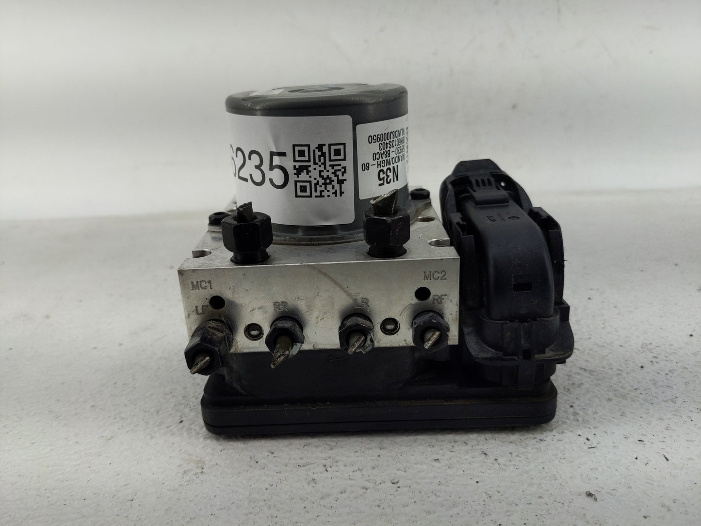 2017-2018 Hyundai Santa Fe ABS Pump Control Module Replacement P/N:BE6003S403 Fits Fits 2017 2018 OEM Used Auto Parts - Oemu