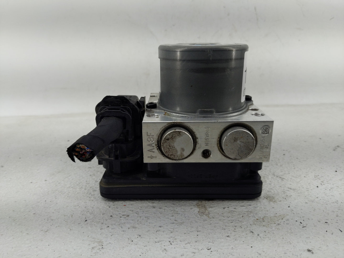 2017-2018 Hyundai Santa Fe ABS Pump Control Module Replacement P/N:BE6003S403 Fits Fits 2017 2018 OEM Used Auto Parts - Oemu