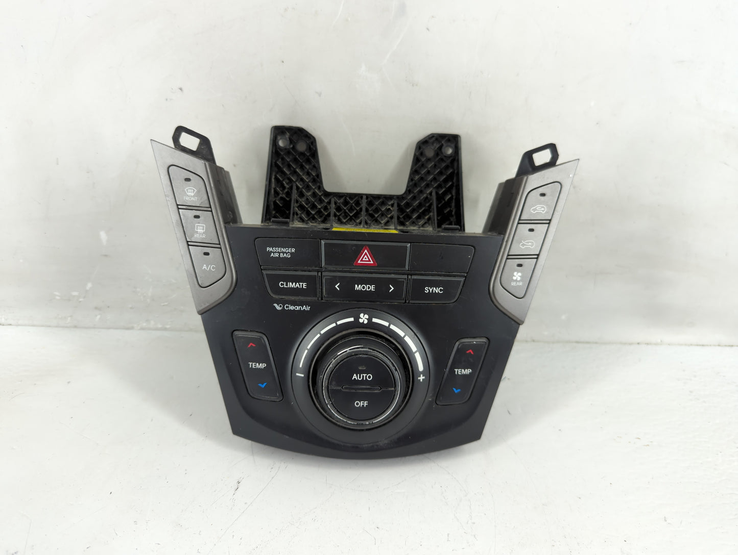 2017-2018 Hyundai Santa Fe Climate Control Module Temperature AC/Heater Replacement P/N:97250-4ZXXX 97250-2WXXX Fits OEM Use
