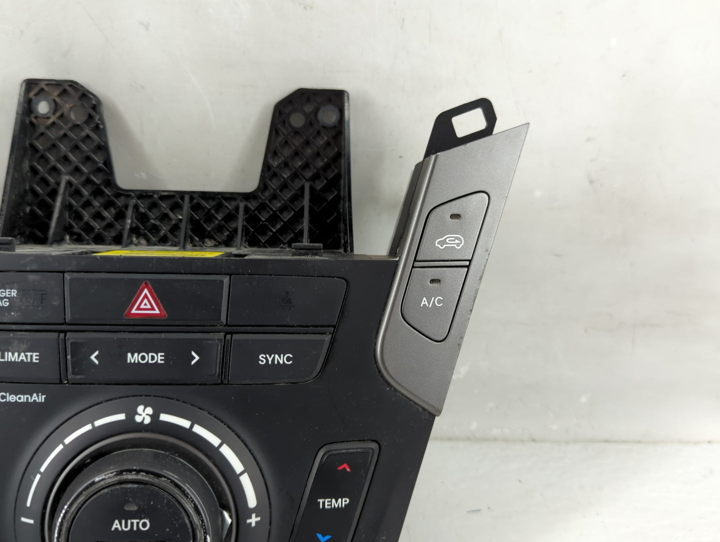 2017-2018 Hyundai Santa Fe Climate Control Module Temperature AC/Heater Replacement P/N:97250-4ZXXX 97250-2WXXX Fits OEM Use