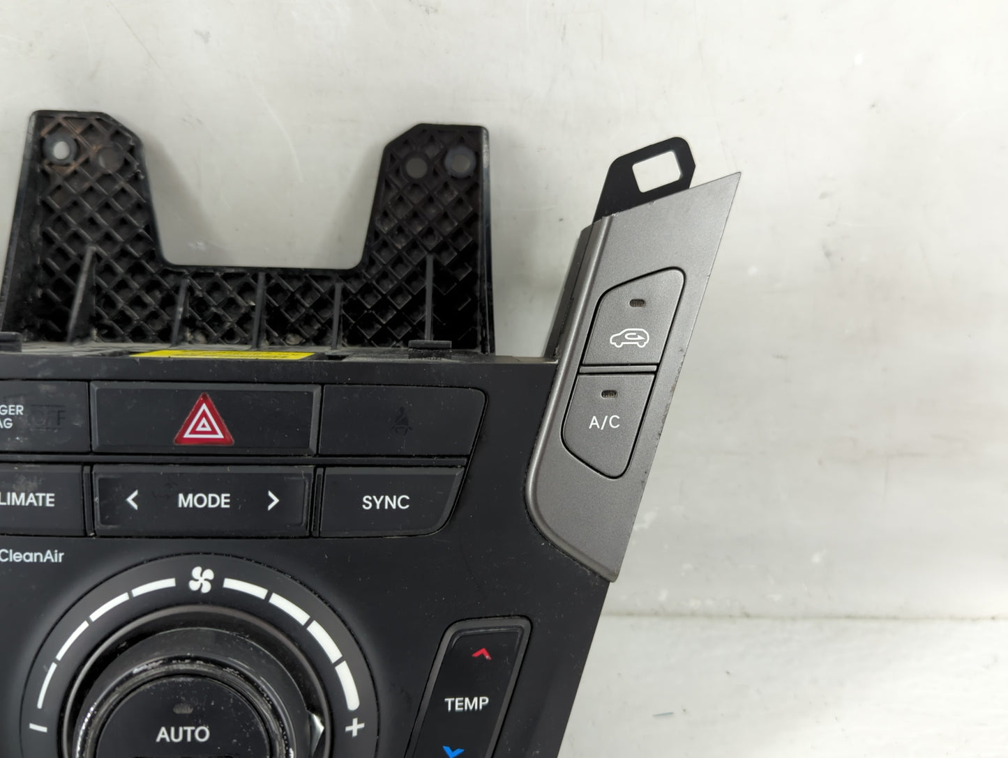 2017-2018 Hyundai Santa Fe Climate Control Module Temperature AC/Heater Replacement P/N:97250-4ZXXX 97250-2WXXX Fits OEM Use