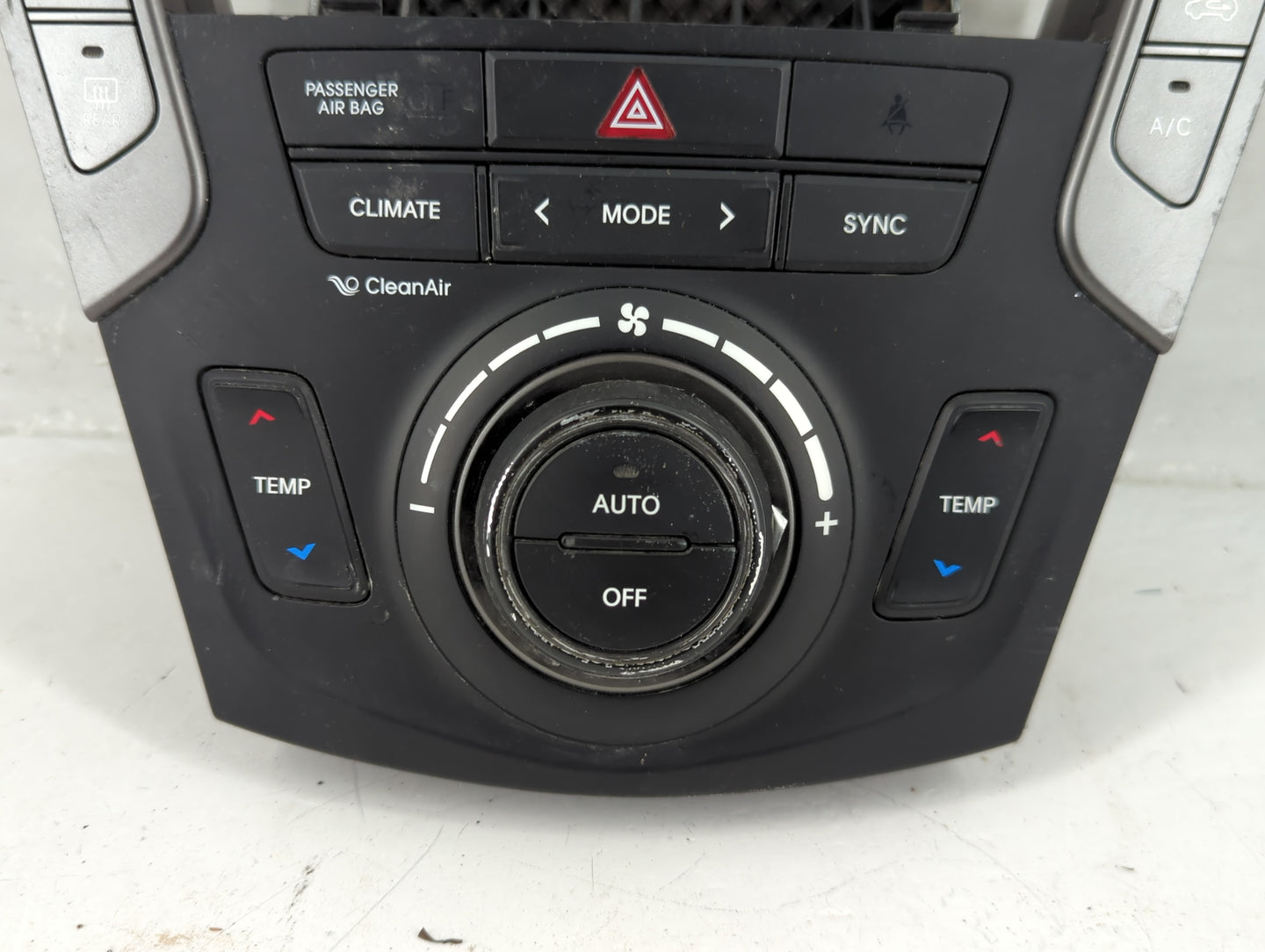 2017-2018 Hyundai Santa Fe Climate Control Module Temperature AC/Heater Replacement P/N:97250-4ZXXX 97250-2WXXX Fits OEM Use