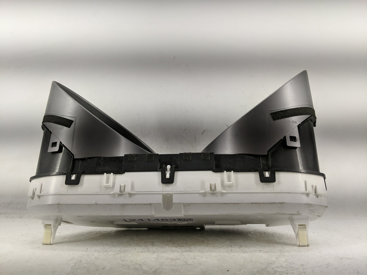 2017 Hyundai Santa Fe Instrument Cluster Speedometer Gauges Fits OEM Used Auto Parts - Oemusedautoparts1.com