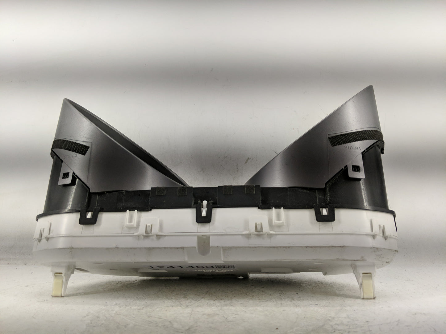 2017 Hyundai Santa Fe Instrument Cluster Speedometer Gauges Fits OEM Used Auto Parts - Oemusedautoparts1.com