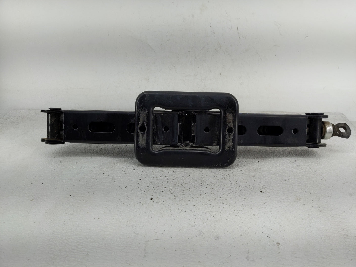 2017 Hyundai Santa Fe Spare Scissor Car Jack 1241638 - Oemusedautoparts1.com