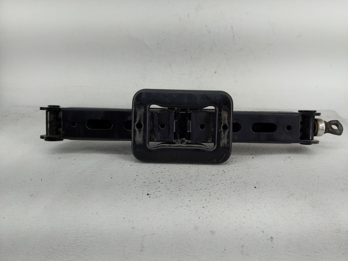 2017 Hyundai Santa Fe Spare Scissor Car Jack 1241638 - Oemusedautoparts1.com