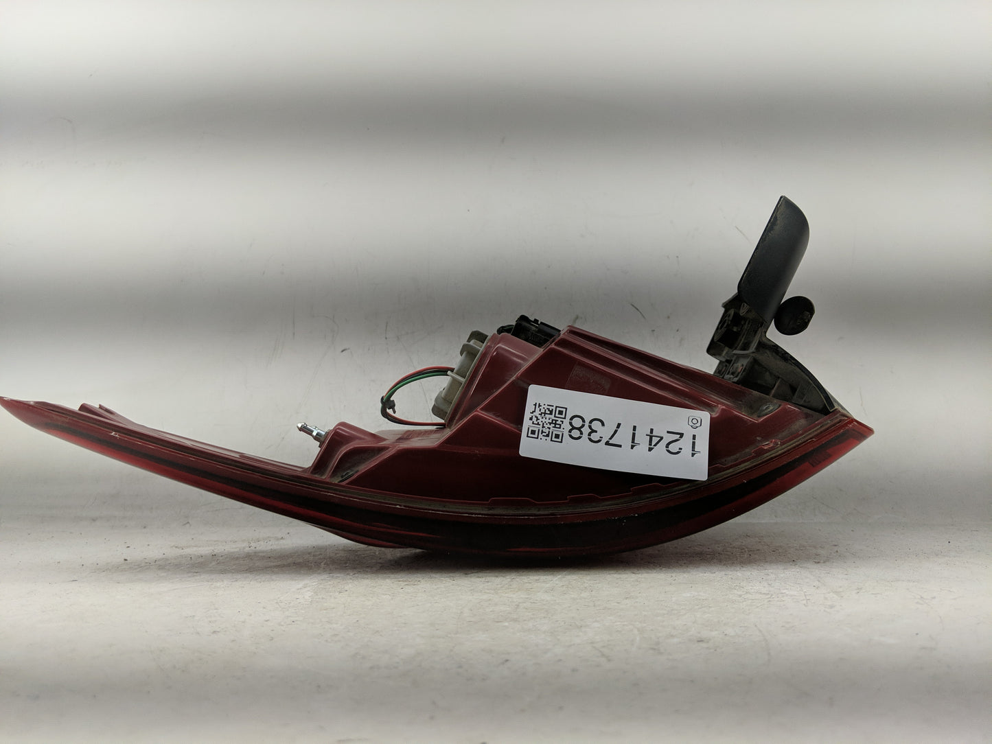 2017-2018 Hyundai Santa Fe Tail Light Assembly Driver Left OEM Fits Fits 2017 2018 OEM Used Auto Parts - Oemusedautoparts1.c