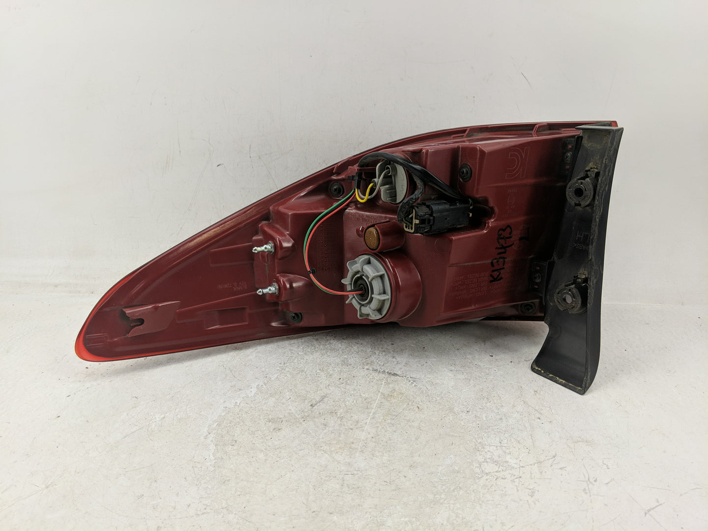 2017-2018 Hyundai Santa Fe Tail Light Assembly Driver Left OEM Fits Fits 2017 2018 OEM Used Auto Parts - Oemusedautoparts1.c