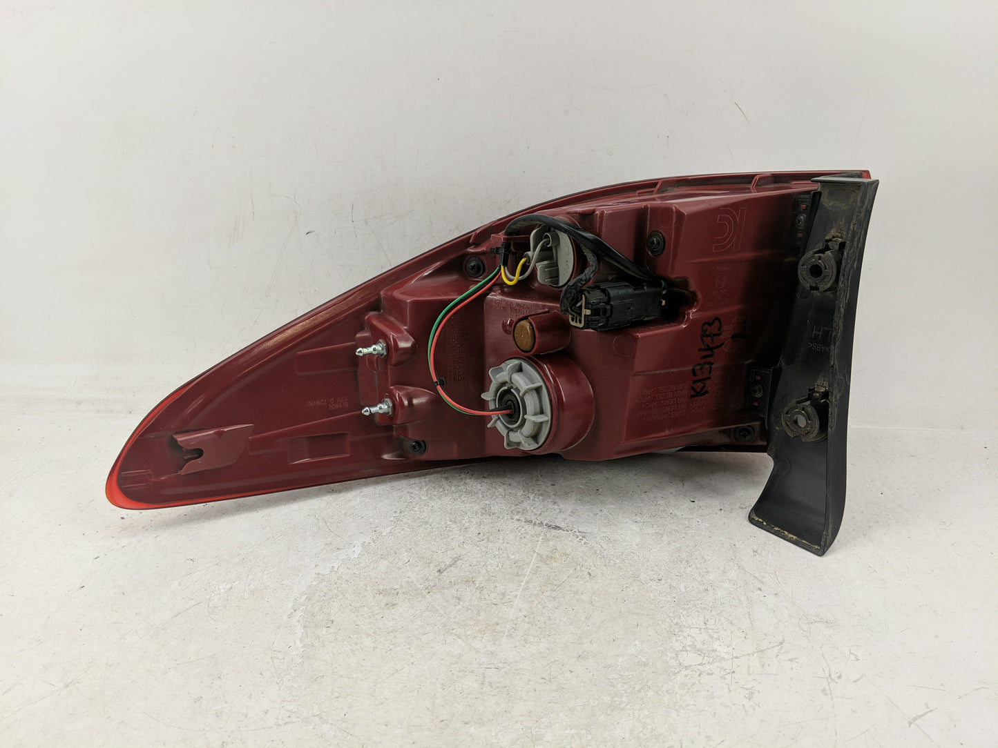 2017-2018 Hyundai Santa Fe Tail Light Assembly Driver Left OEM Fits Fits 2017 2018 OEM Used Auto Parts - Oemusedautoparts1.c