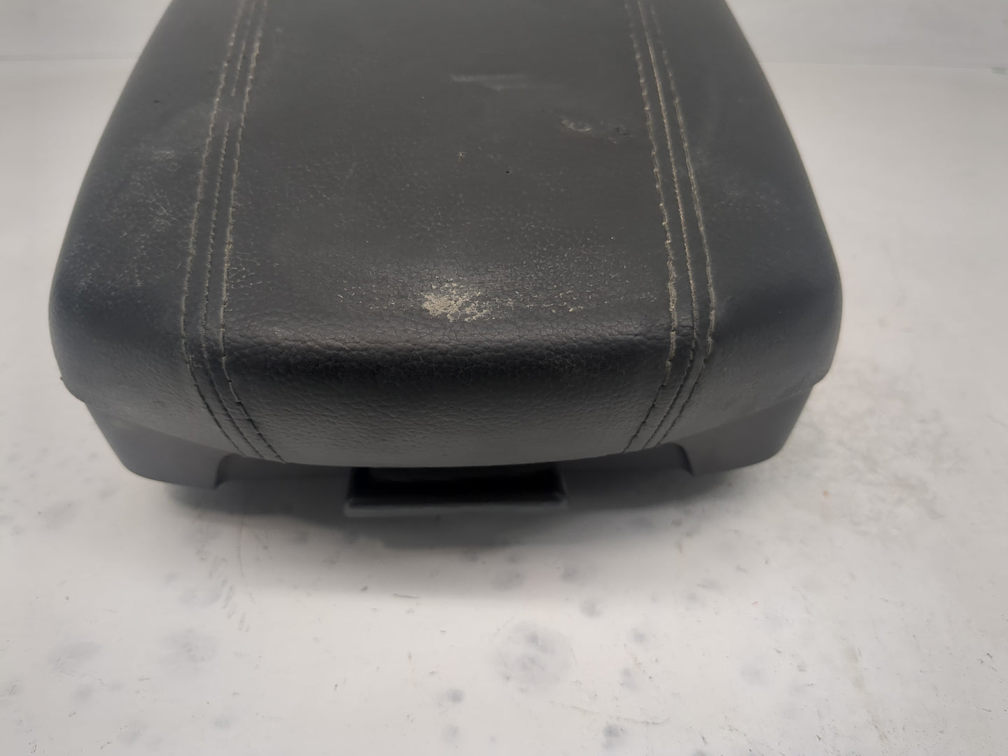 2017 Hyundai Santa Fe Center Console Armrest Cover Lid Fits OEM Used Auto Parts - Oemusedautoparts1.com
