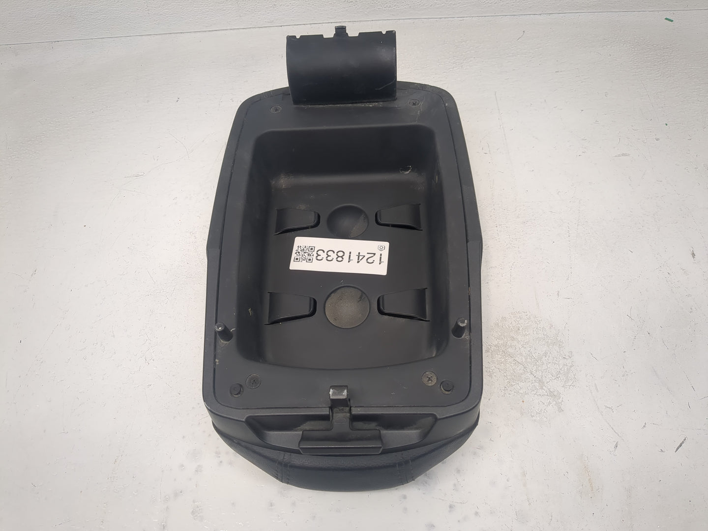 2017 Hyundai Santa Fe Center Console Armrest Cover Lid Fits OEM Used Auto Parts - Oemusedautoparts1.com