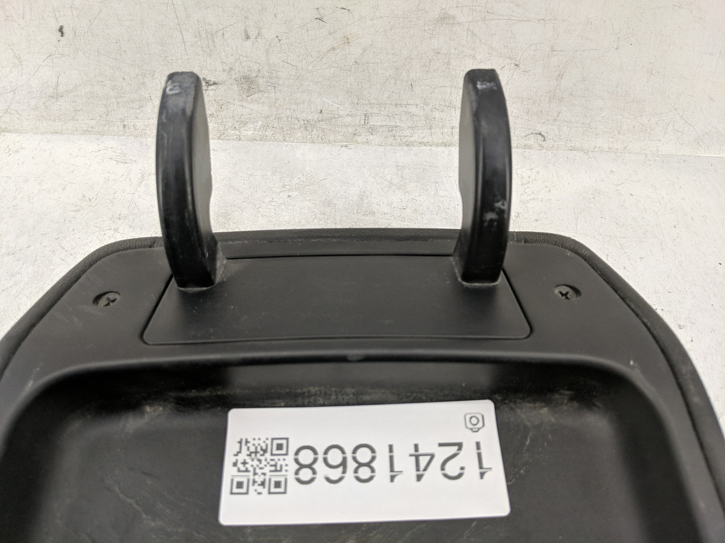 2017 Hyundai Santa Fe Center Console Armrest Cover Lid Fits OEM Used Auto Parts - Oemusedautoparts1.com