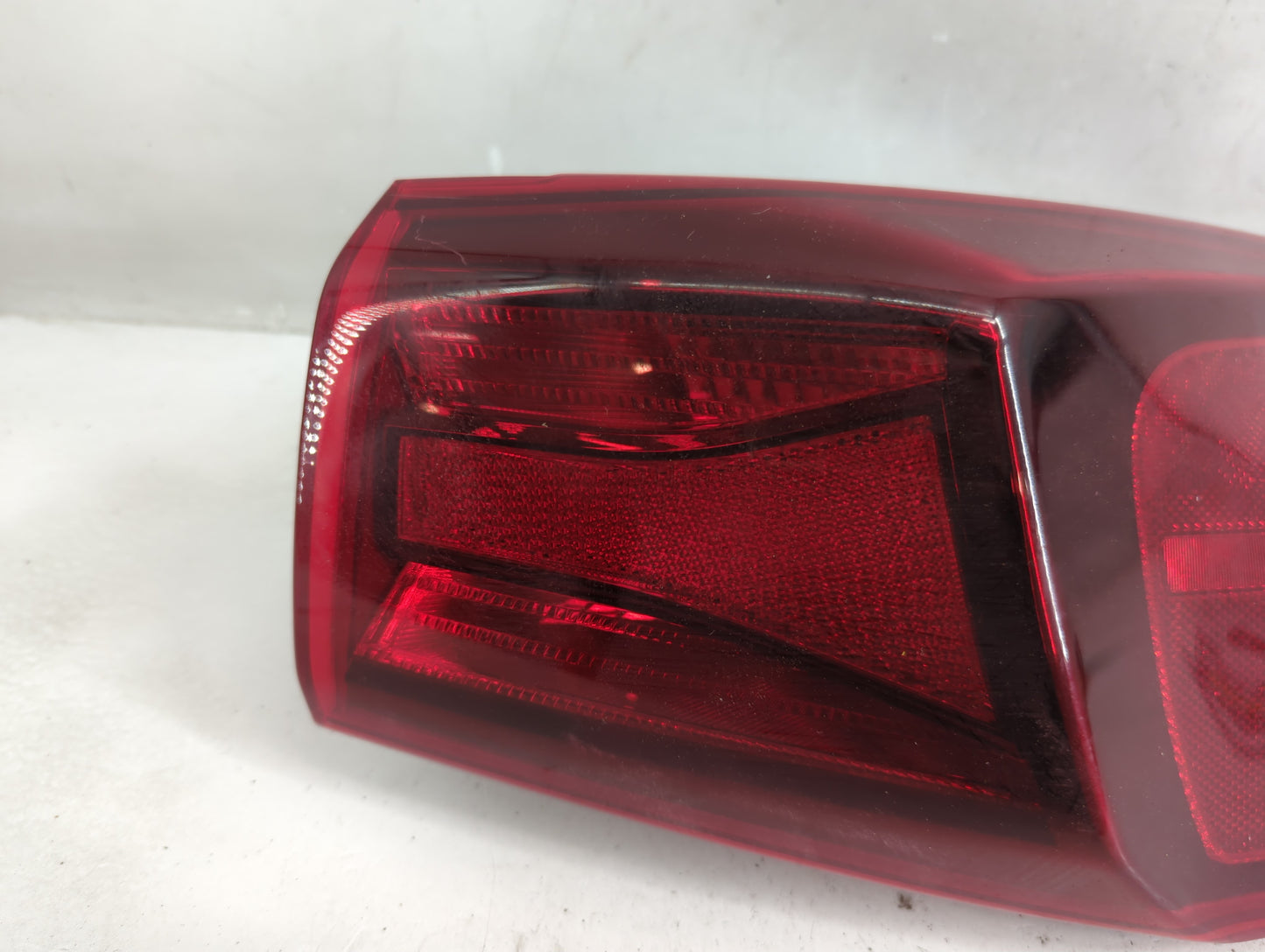 2017-2018 Hyundai Santa Fe Tail Light Assembly Passenger Right OEM Fits Fits 2017 2018 OEM Used Auto Parts - Oemusedautopart
