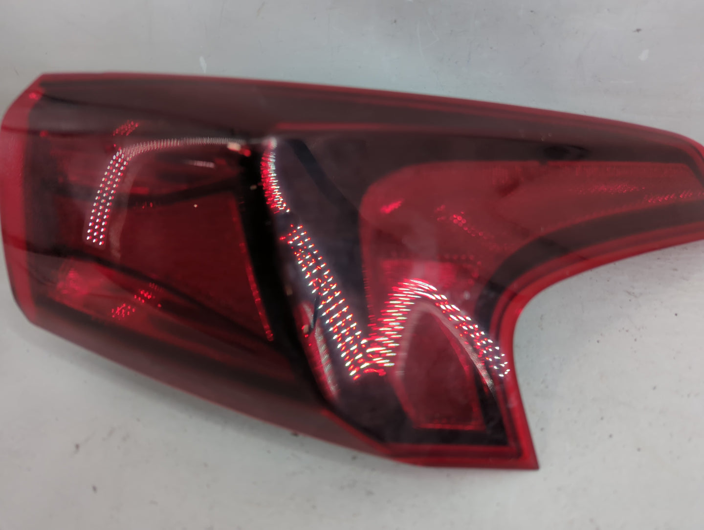 2017-2018 Hyundai Santa Fe Tail Light Assembly Passenger Right OEM Fits Fits 2017 2018 OEM Used Auto Parts - Oemusedautopart