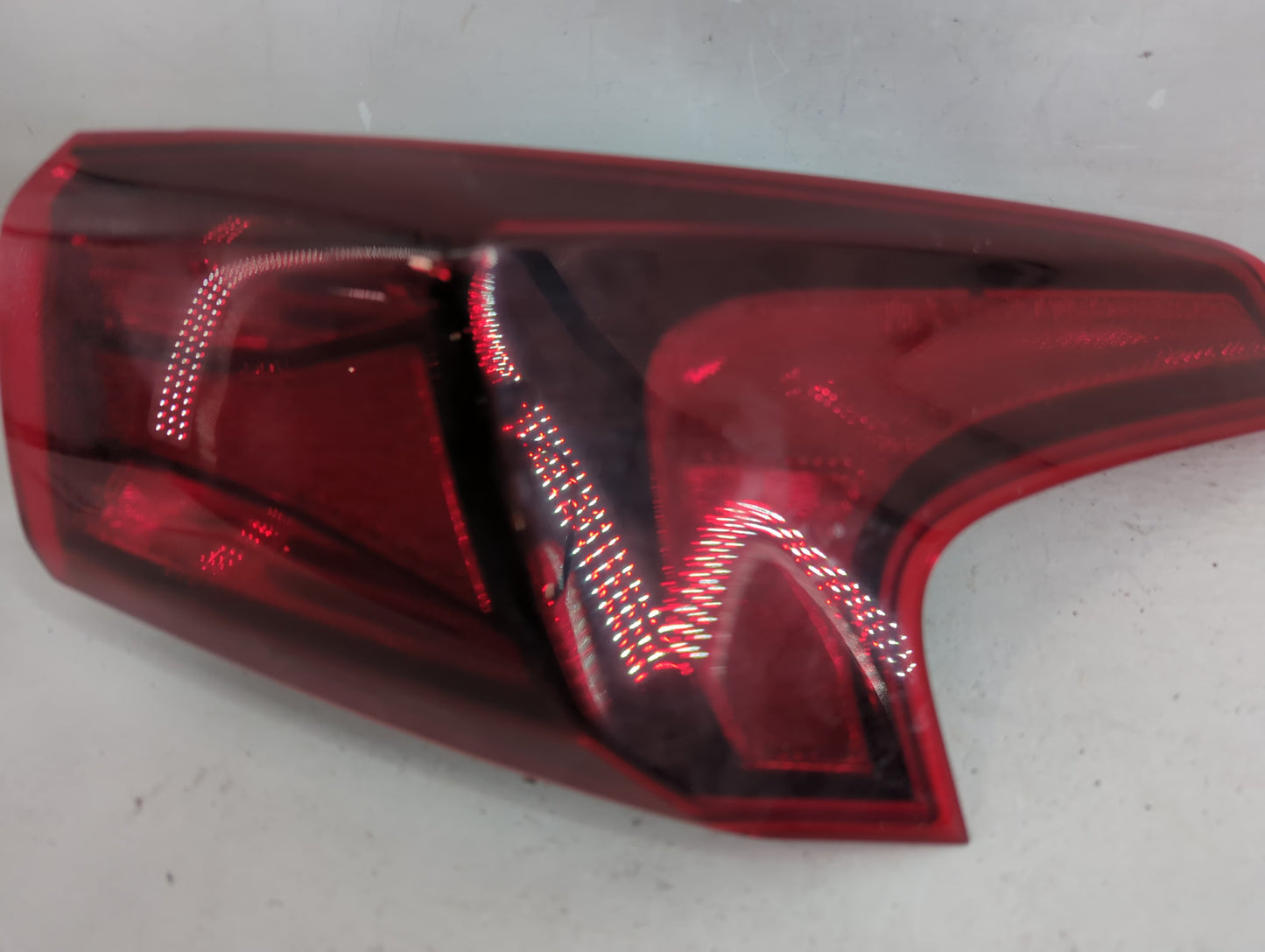 2017-2018 Hyundai Santa Fe Tail Light Assembly Passenger Right OEM Fits Fits 2017 2018 OEM Used Auto Parts - Oemusedautopart