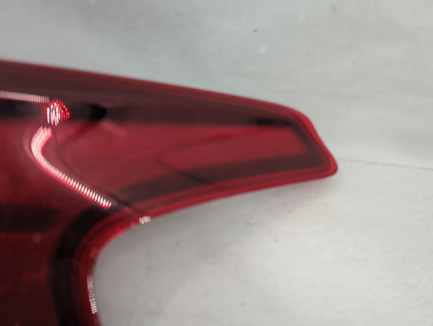 2017-2018 Hyundai Santa Fe Tail Light Assembly Passenger Right OEM Fits Fits 2017 2018 OEM Used Auto Parts - Oemusedautopart