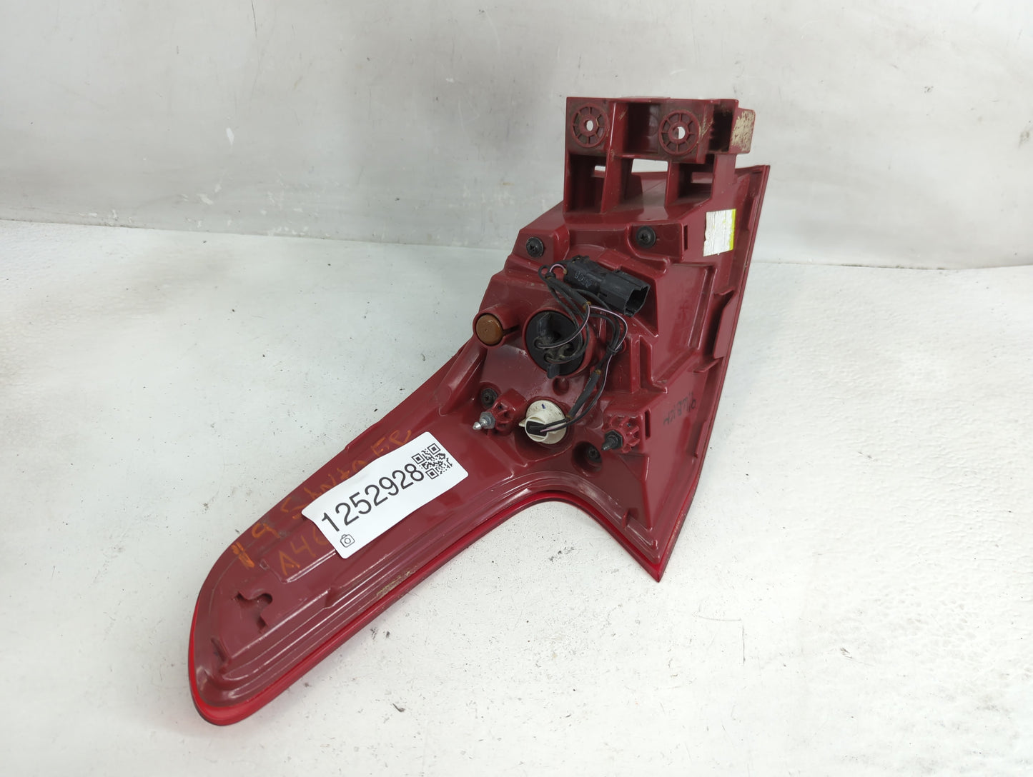 2017-2018 Hyundai Santa Fe Tail Light Assembly Passenger Right OEM Fits Fits 2017 2018 OEM Used Auto Parts - Oemusedautopart