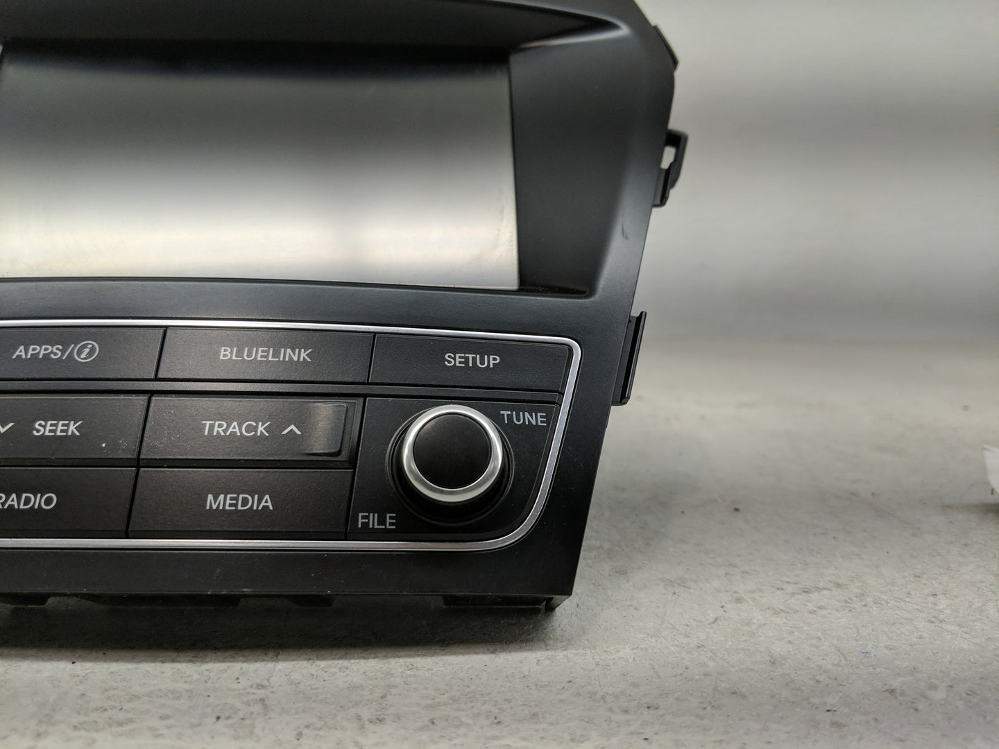 2017-2018 Hyundai Santa Fe Radio AM FM Cd Player Receiver Replacement P/N:96160-B8000NN5 Fits Fits 2017 2018 OEM Used Auto P