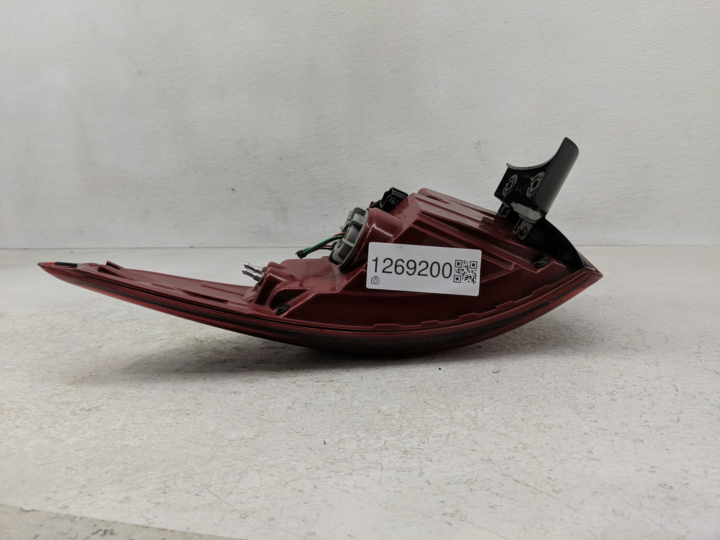 2017-2018 Hyundai Santa Fe Tail Light Assembly Driver Left OEM Fits Fits 2017 2018 OEM Used Auto Parts - Oemusedautoparts1.c