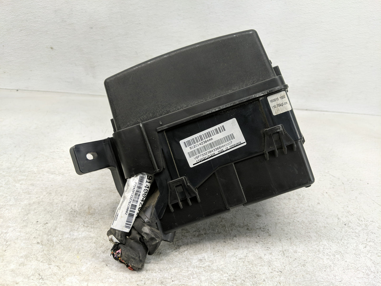 2017 Hyundai Santa Fe Fusebox Fuse Box Panel Relay Module P/N:912014Z384AA 914004Z012AB Fits OEM Used Auto Parts - Oemusedau