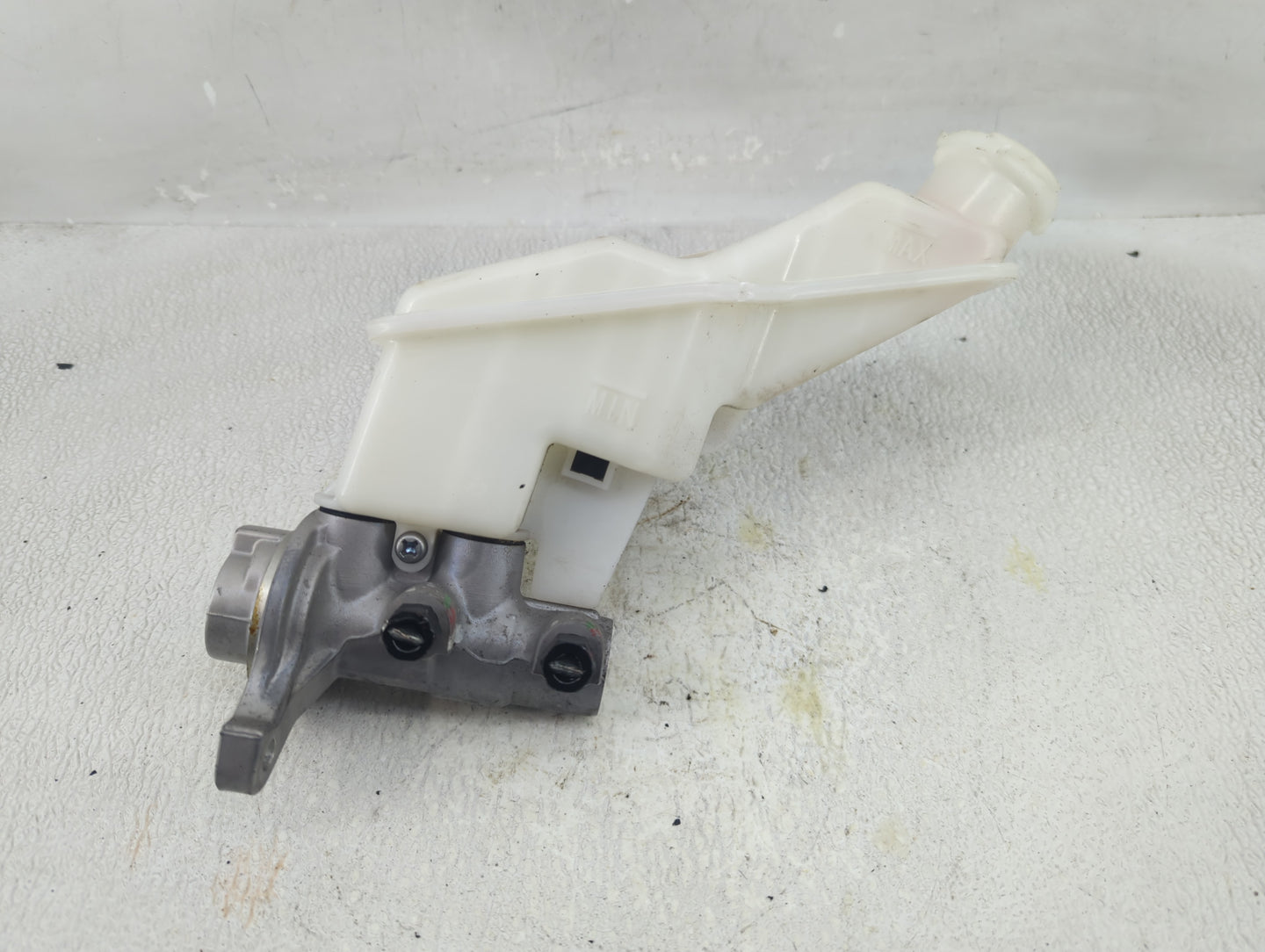 2013-2019 Hyundai Santa Fe Brake Master Cylinder 1290534 - Oemusedautoparts1.com