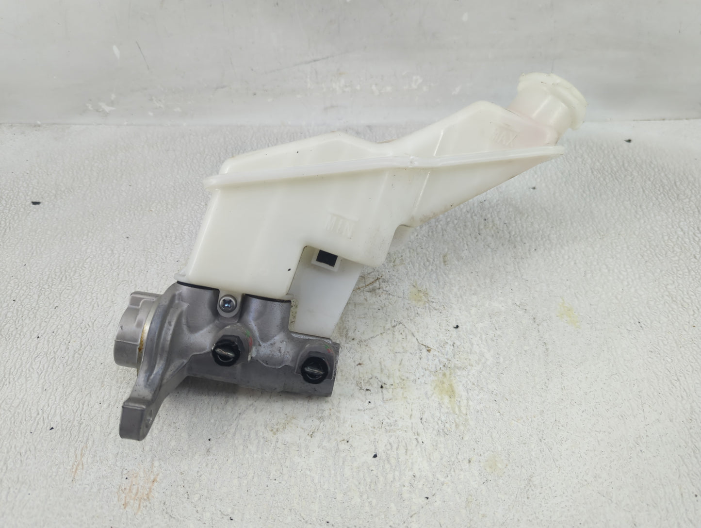 2013-2019 Hyundai Santa Fe Brake Master Cylinder 1290534 - Oemusedautoparts1.com