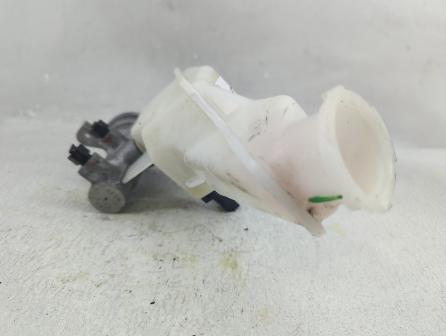 2013-2019 Hyundai Santa Fe Brake Master Cylinder 1290534 - Oemusedautoparts1.com