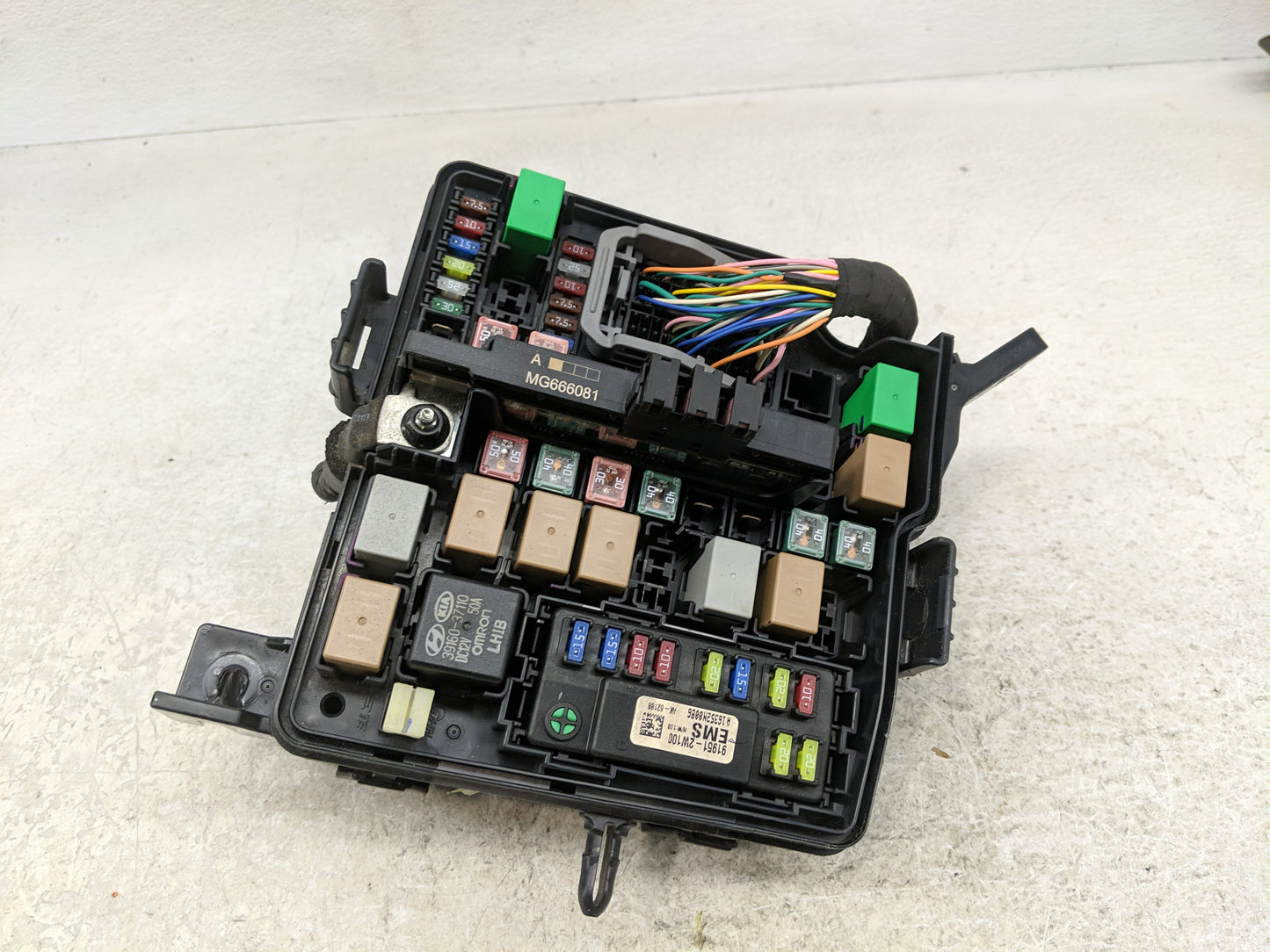 2017 Hyundai Santa Fe Fusebox Fuse Box Panel Relay Module P/N:91941-4Z020QQH Fits OEM Used Auto Parts - Oemusedautoparts1.co