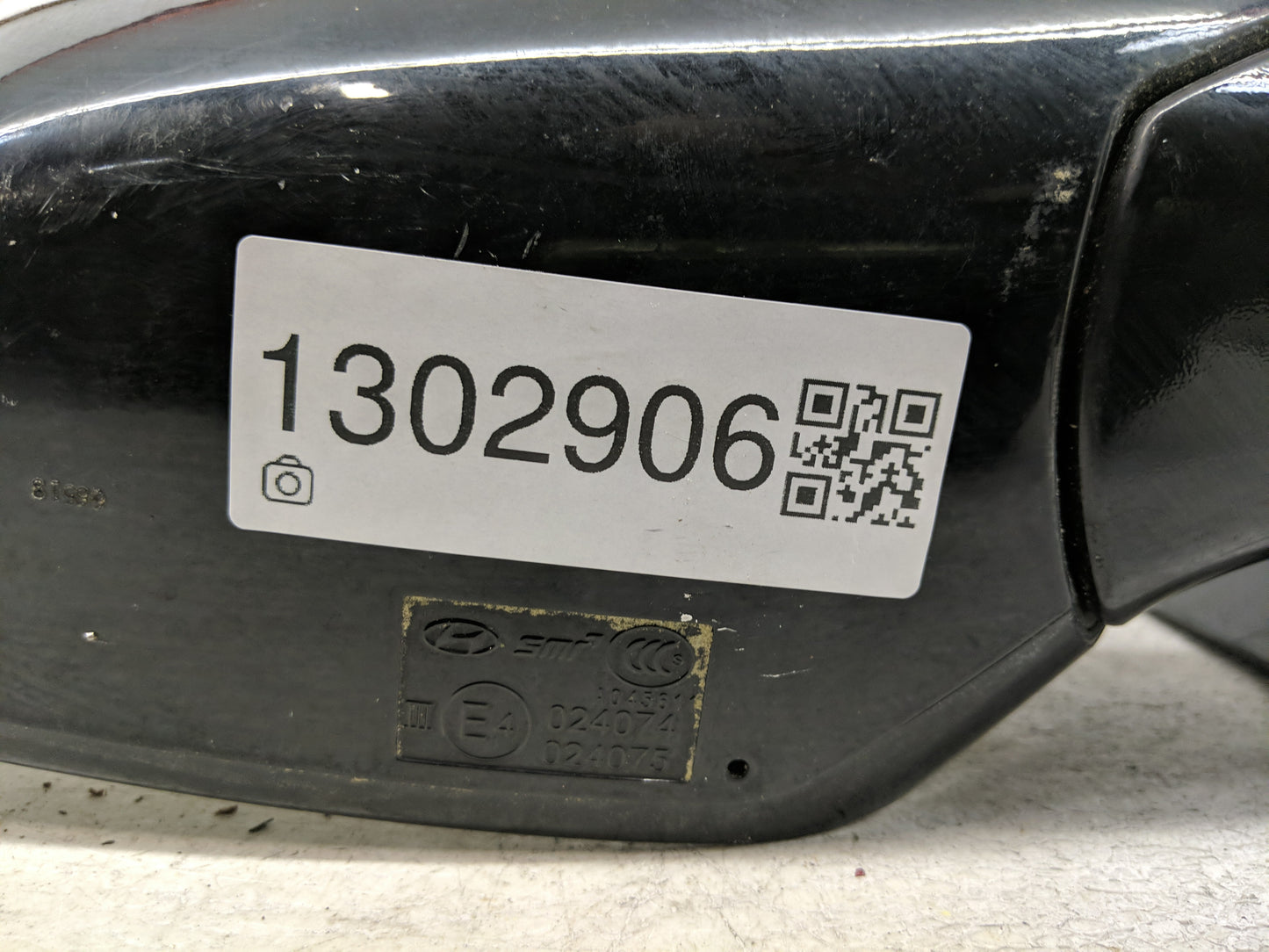 2017-2018 Hyundai Santa Fe Passenger Side View Mirror - Right Door Mirror OEM Used - Oemusedautoparts1.com