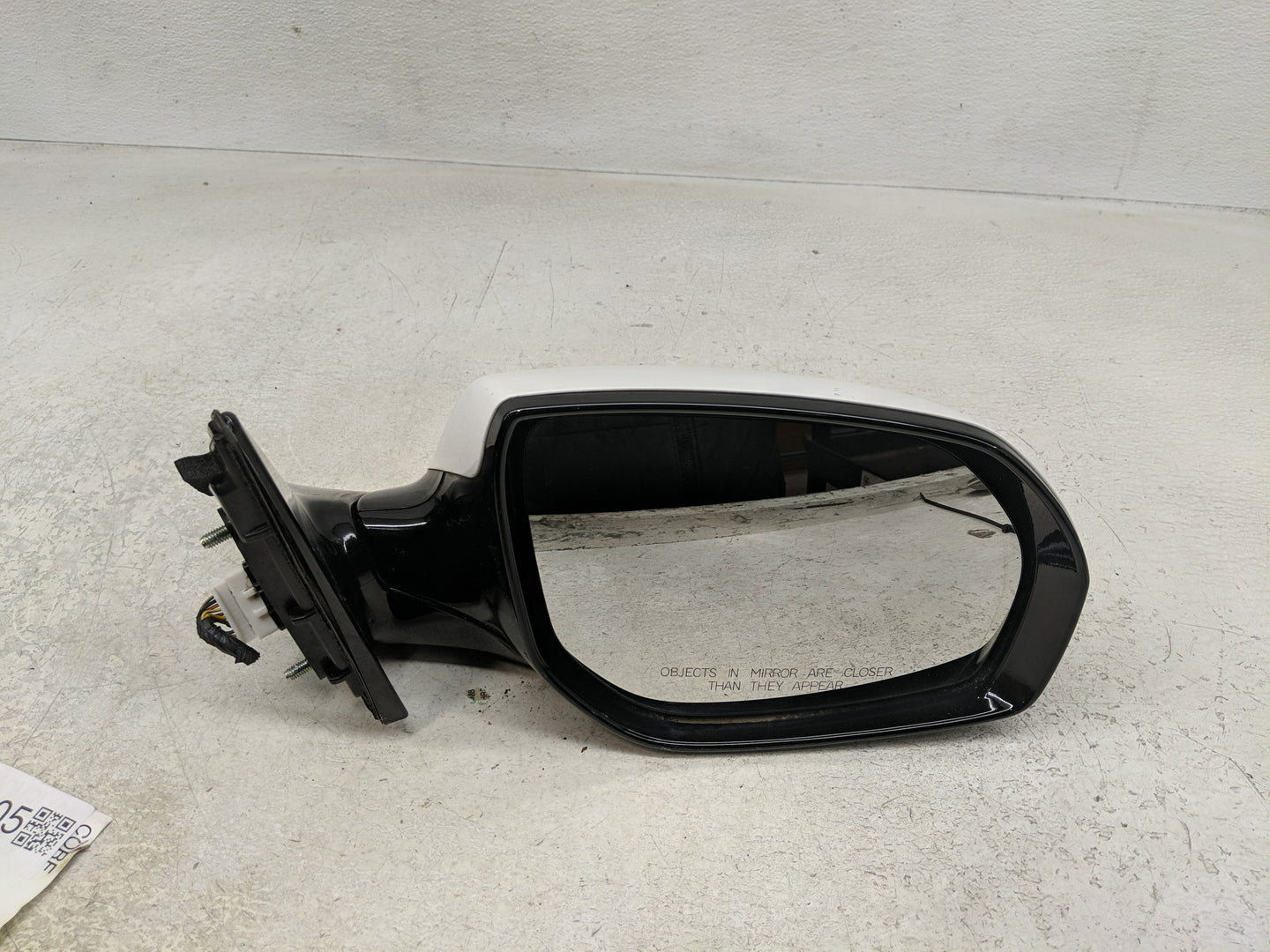 2017-2018 Hyundai Santa Fe Passenger Side View Mirror - Right Door Mirror OEM Used - Oemusedautoparts1.com
