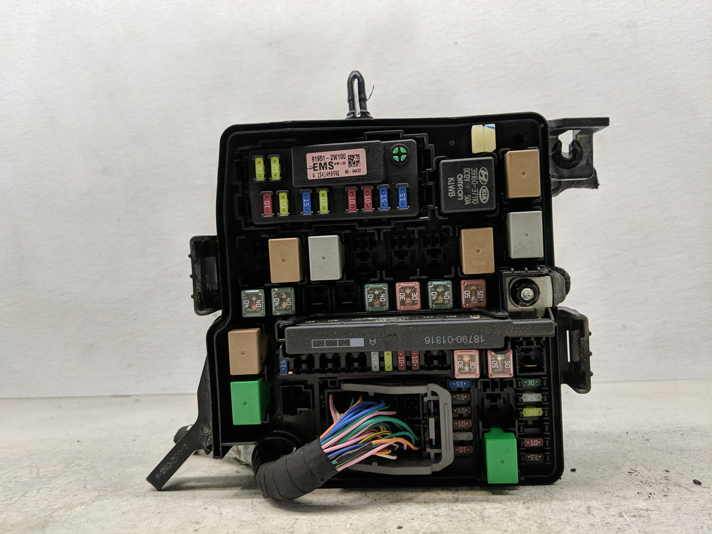 2017 Hyundai Santa Fe Fusebox Fuse Box Panel Relay Module P/N:91951-2W100 Fits OEM Used Auto Parts - Oemusedautoparts1.com