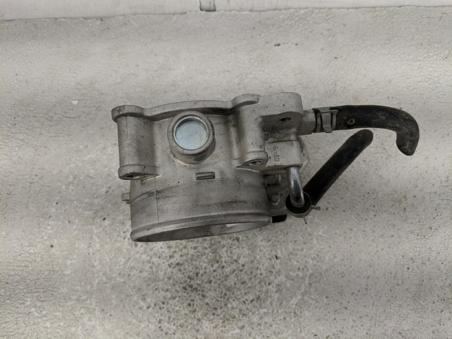 2013-2018 Hyundai Santa Fe Throttle Body P/N:35100-3CAA0 Fits Fits 2012 2013 2014 2015 2016 2017 2018 OEM Used Auto Parts - 