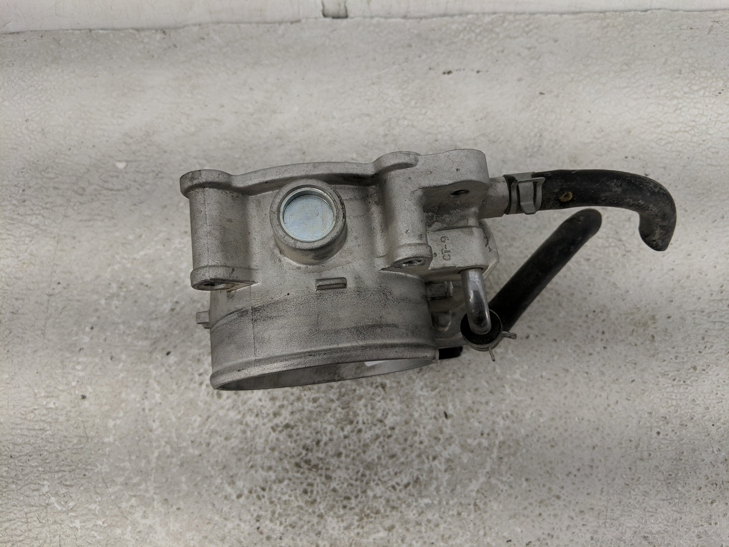2013-2018 Hyundai Santa Fe Throttle Body P/N:35100-3CAA0 Fits Fits 2012 2013 2014 2015 2016 2017 2018 OEM Used Auto Parts - 
