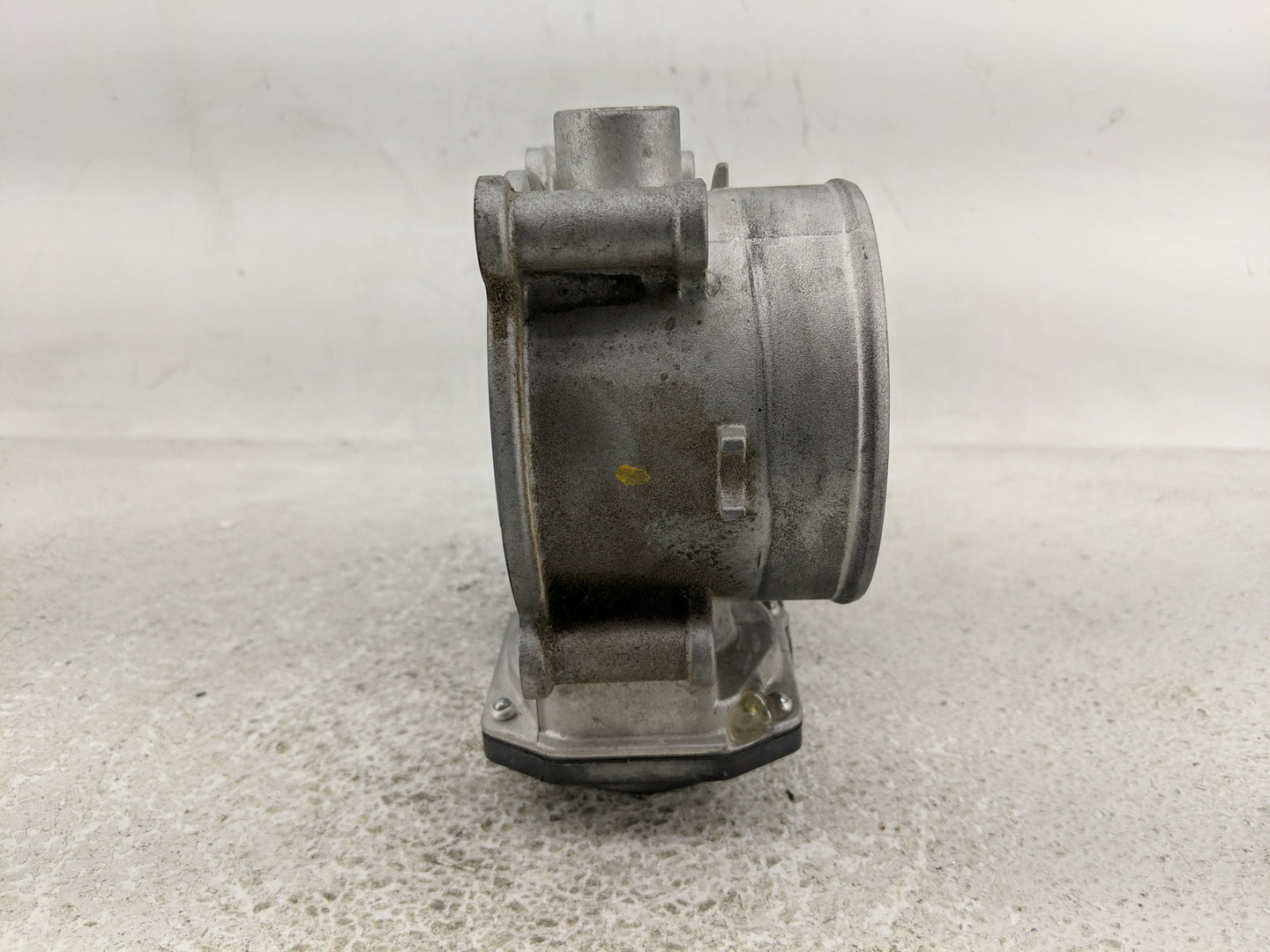 2013-2018 Hyundai Santa Fe Throttle Body P/N:35100-3CAA0 Fits Fits 2012 2013 2014 2015 2016 2017 2018 OEM Used Auto Parts - 