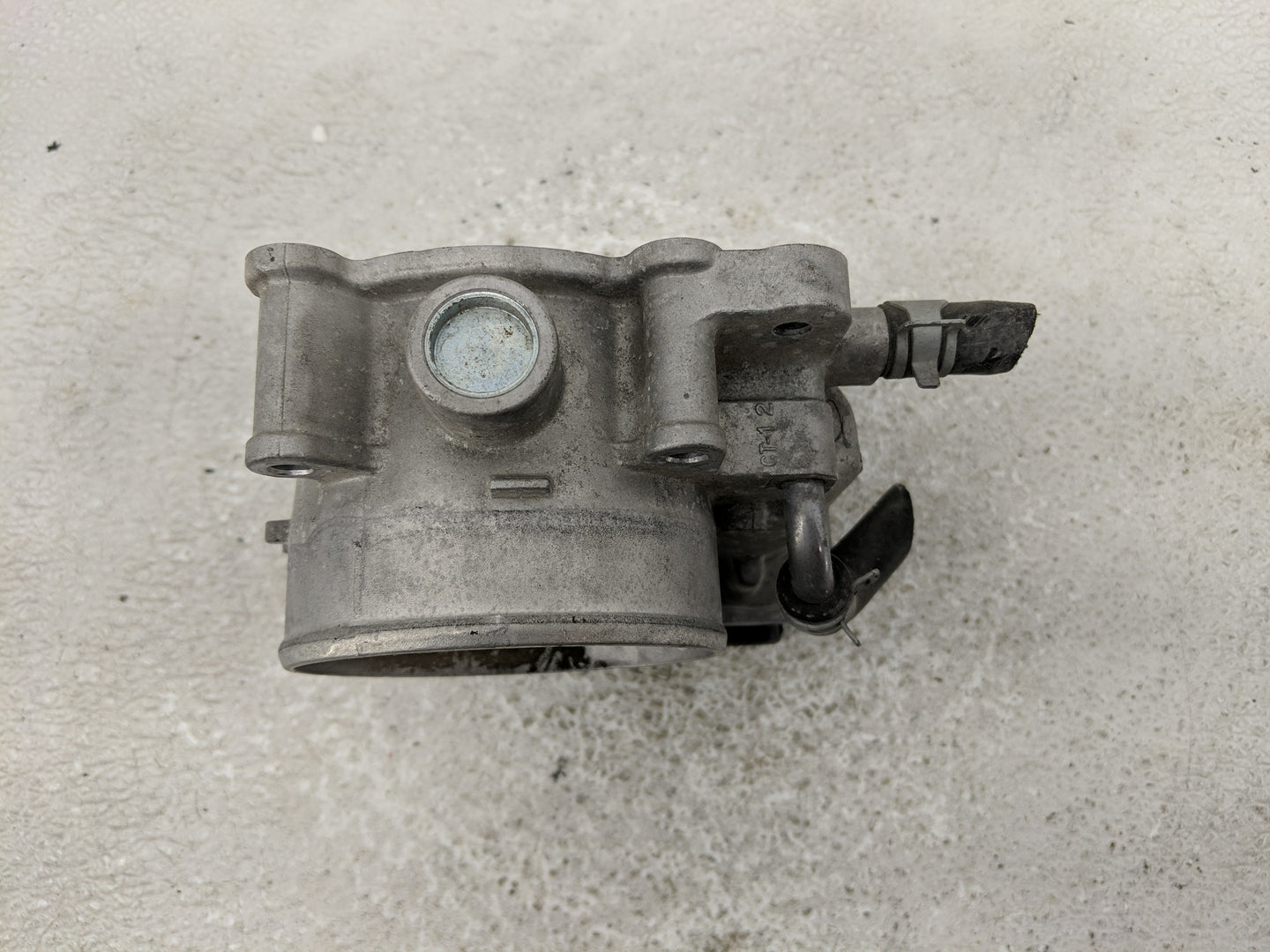 2013-2018 Hyundai Santa Fe Throttle Body P/N:35100-3CAA0 Fits Fits 2012 2013 2014 2015 2016 2017 2018 OEM Used Auto Parts - 
