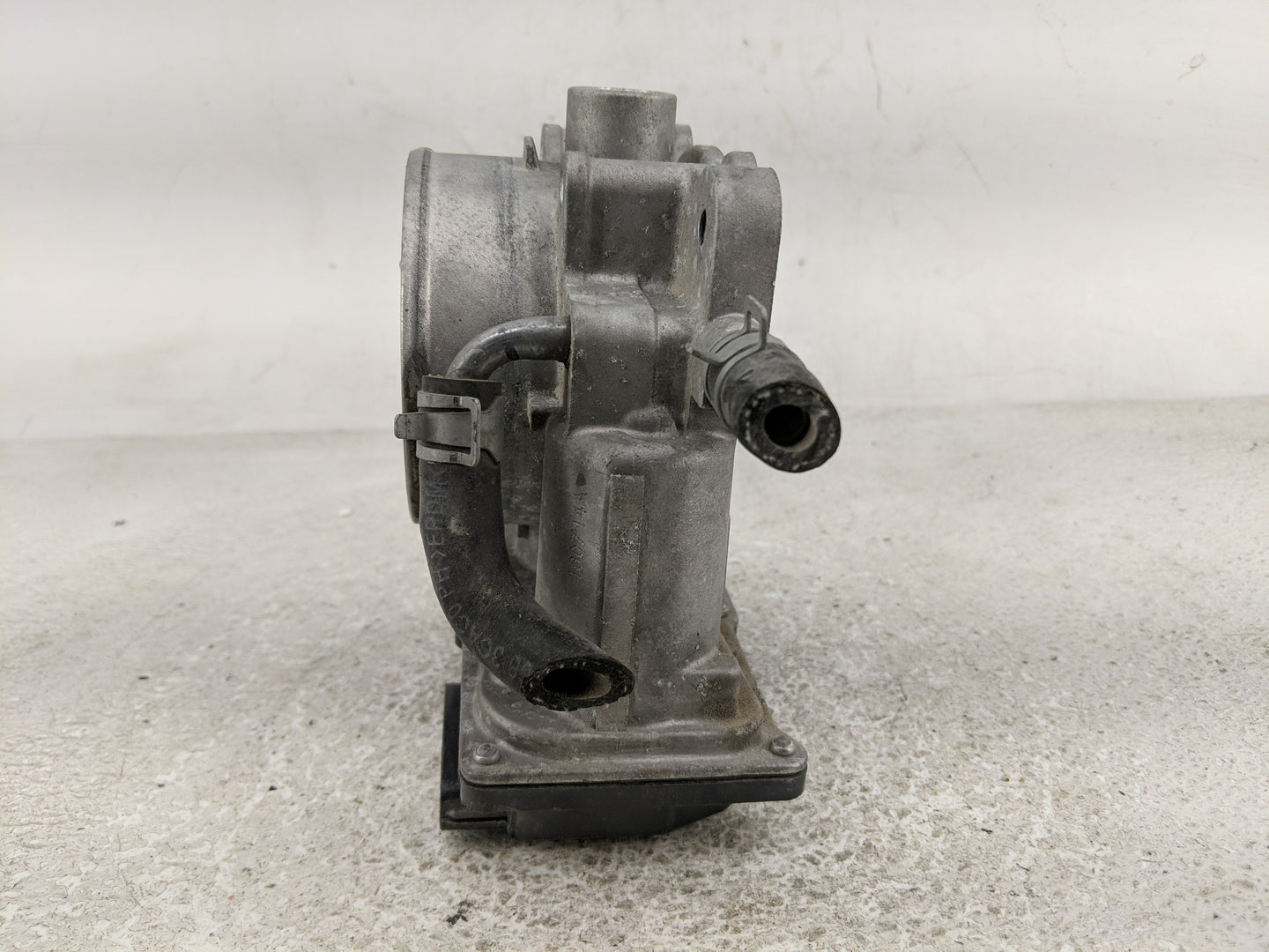 2013-2018 Hyundai Santa Fe Throttle Body P/N:35100-3CAA0 Fits Fits 2012 2013 2014 2015 2016 2017 2018 OEM Used Auto Parts - 