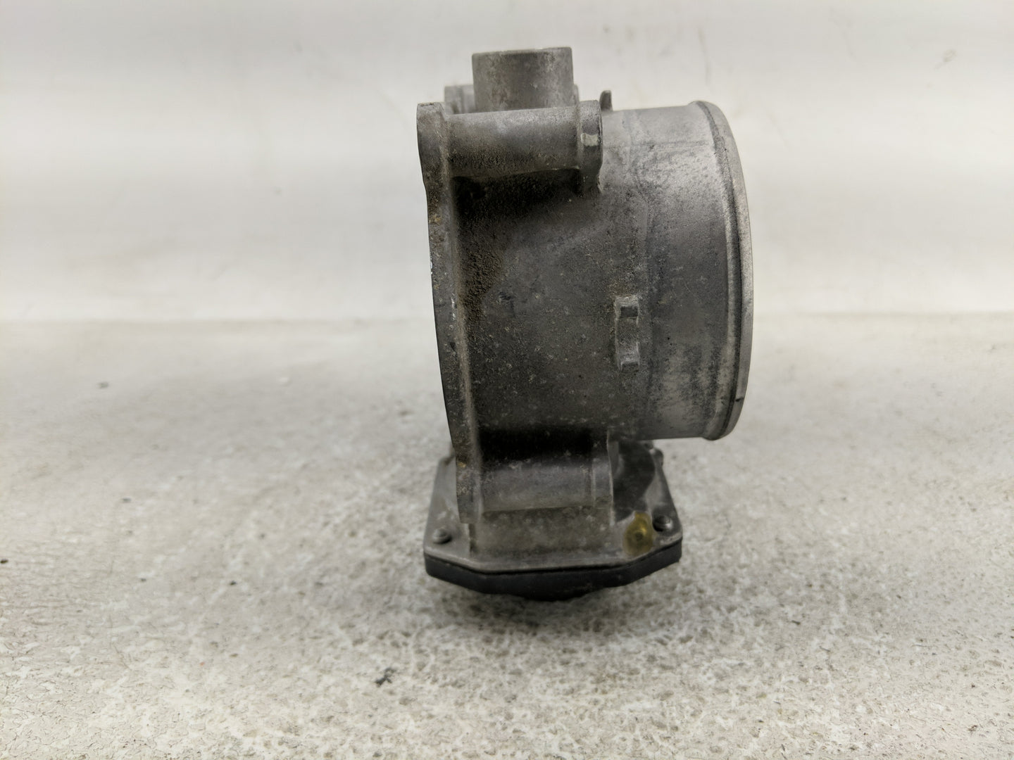 2013-2018 Hyundai Santa Fe Throttle Body P/N:35100-3CAA0 Fits Fits 2012 2013 2014 2015 2016 2017 2018 OEM Used Auto Parts - 