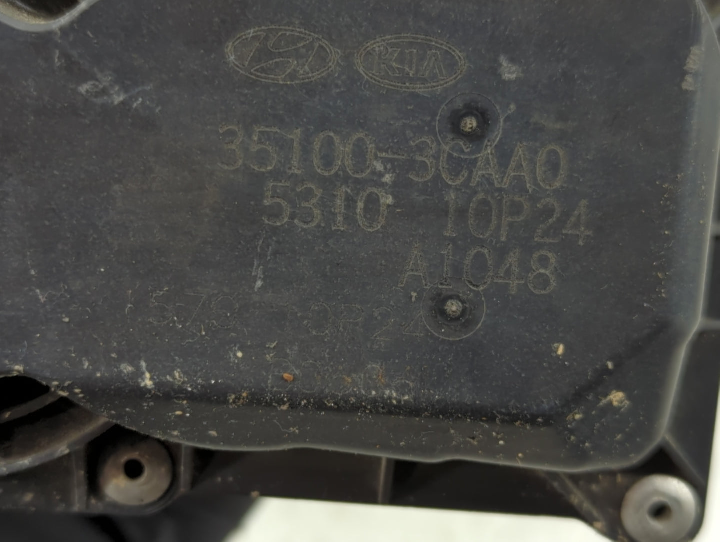 2013-2018 Hyundai Santa Fe Throttle Body P/N:35100-3CAA0 Fits Fits 2012 2013 2014 2015 2016 2017 2018 OEM Used Auto Parts - 