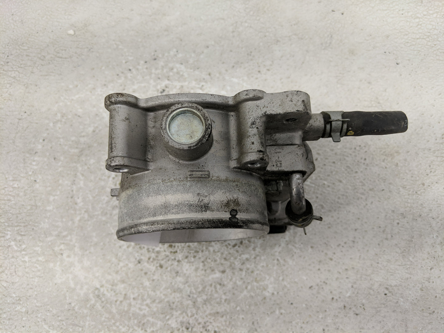 2013-2018 Hyundai Santa Fe Throttle Body P/N:35100-3CAA0 Fits Fits 2012 2013 2014 2015 2016 2017 2018 OEM Used Auto Parts - 