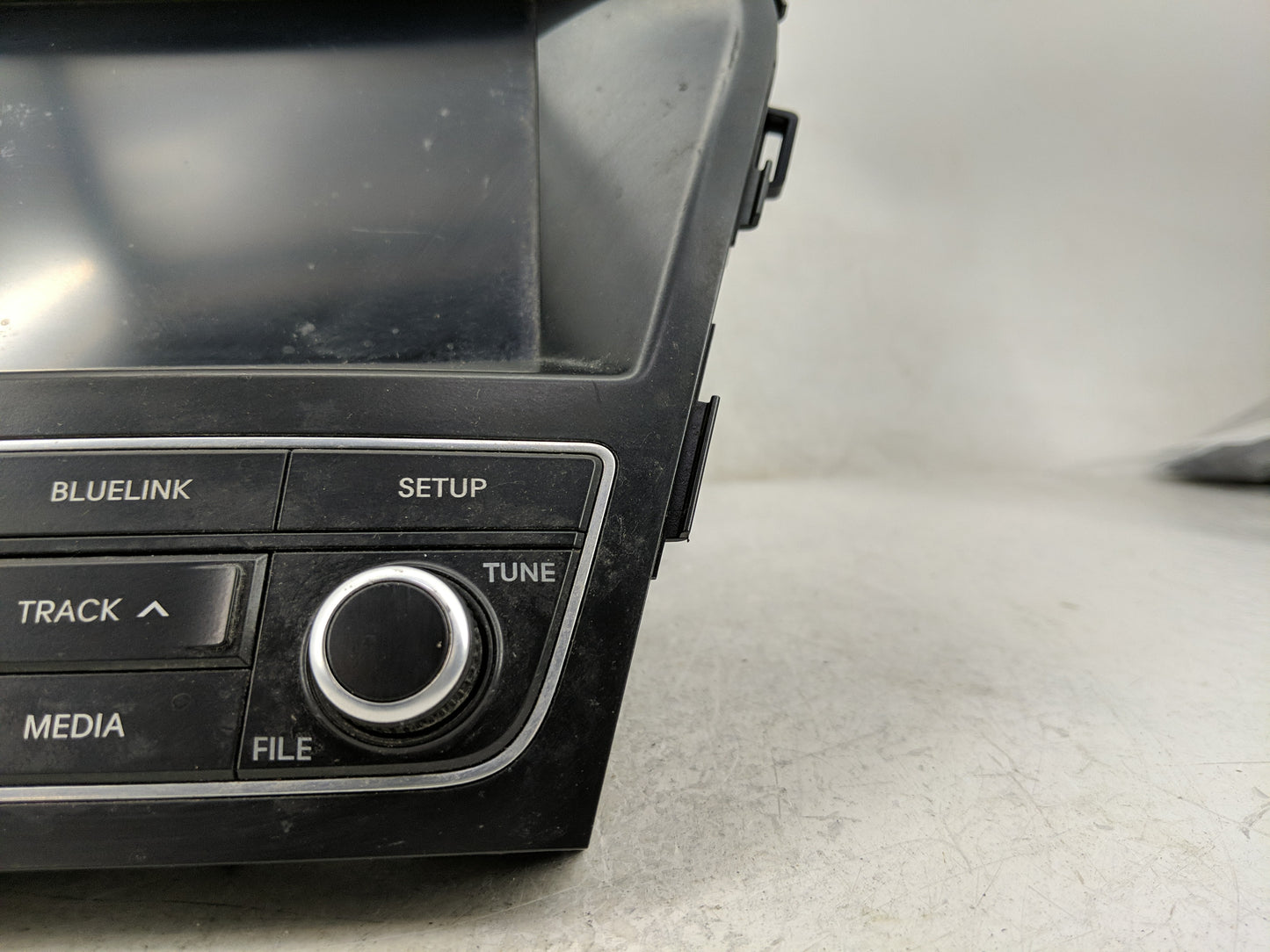 2017-2018 Hyundai Santa Fe Radio AM FM Cd Player Receiver Replacement P/N:96160-B8000NN5 Fits Fits 2017 2018 OEM Used Auto P