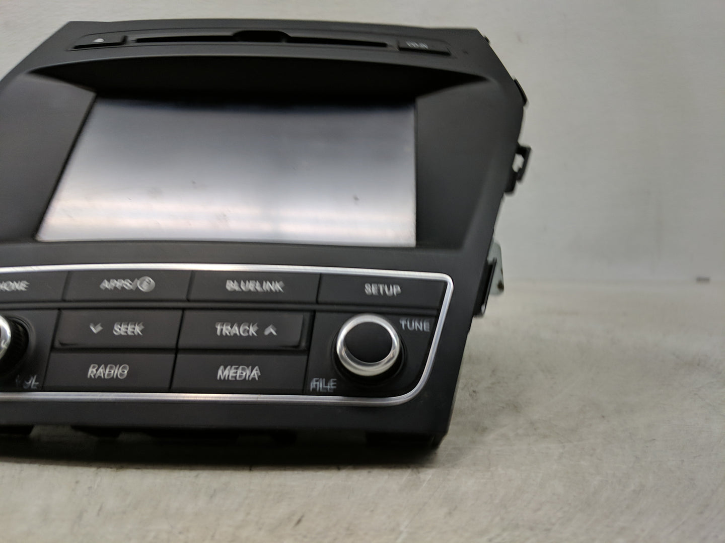 2017-2018 Hyundai Santa Fe Radio AM FM Cd Player Receiver Replacement Fits Fits 2017 2018 OEM Used Auto Parts - Oemusedautop