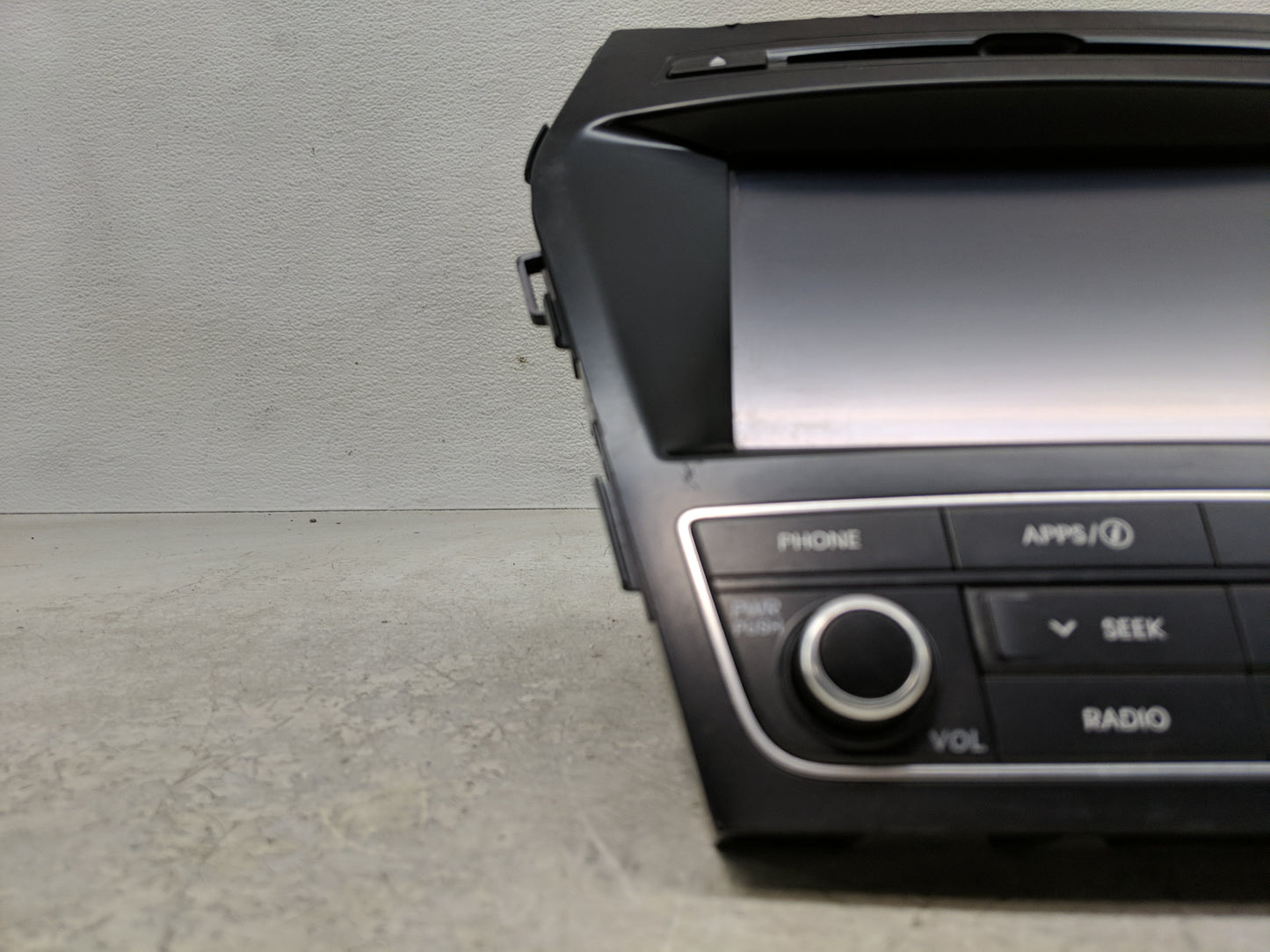 2017-2018 Hyundai Santa Fe Radio AM FM Cd Player Receiver Replacement P/N:96160-B8000NN5 Fits Fits 2017 2018 OEM Used Auto P
